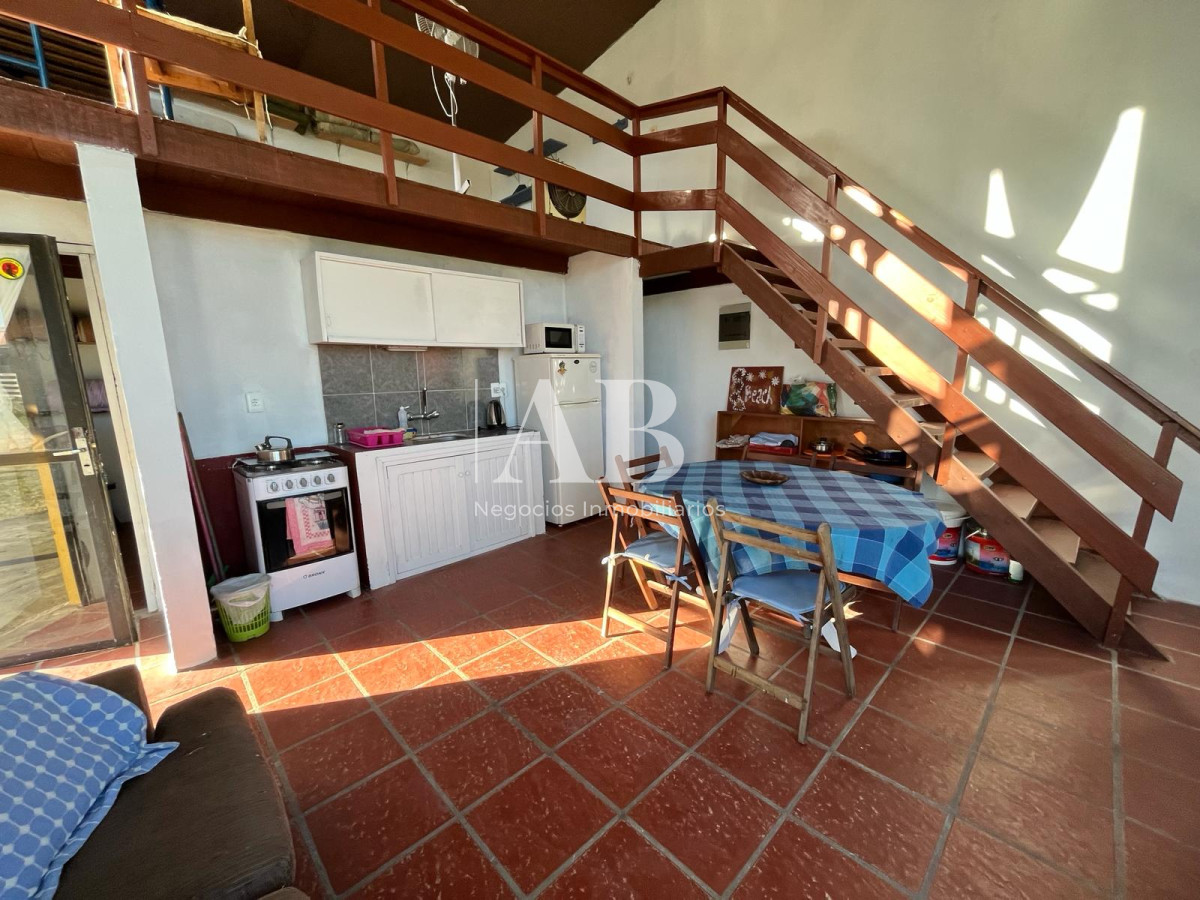 Casa ID.109 - En venta dos casas gemelas. Playa La Viuda. Mza 137.
