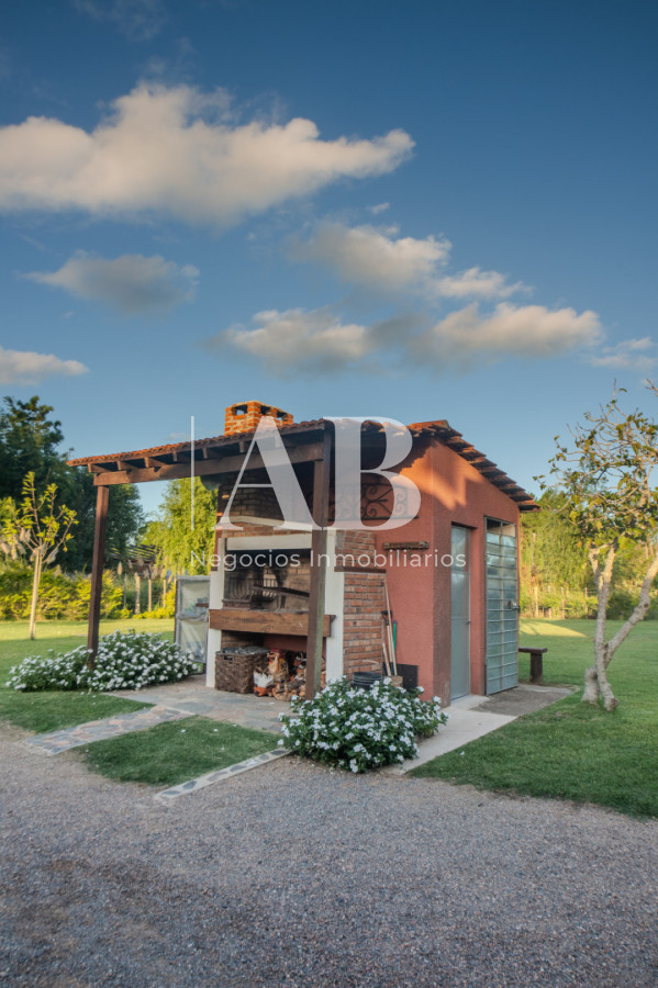 Casa ID.295 - Propiedad sobre Ruta 9, Punta del Diablo. 