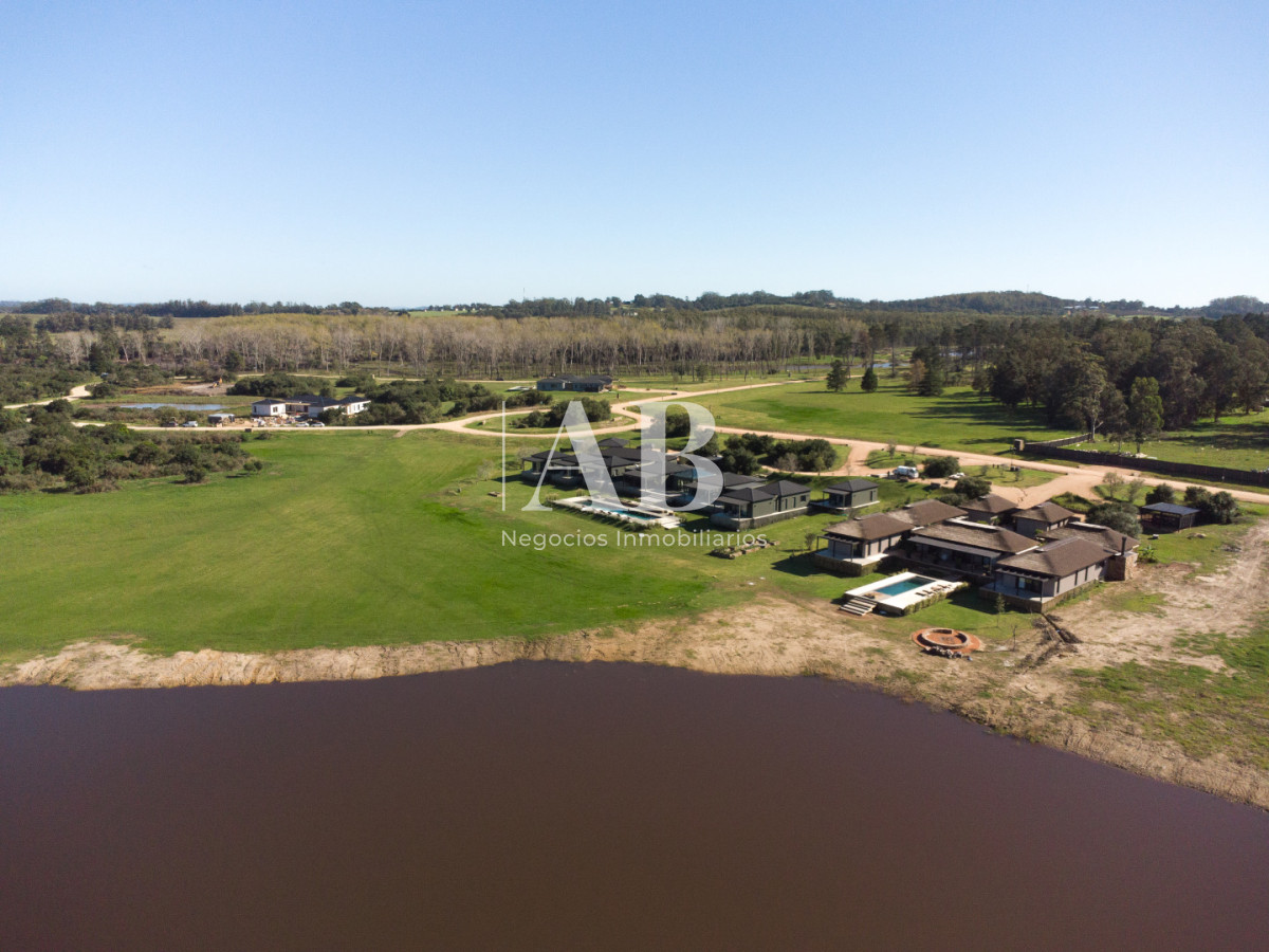 Casa ID.297 - Exclusiva Propiedad en Venta en Puerto Quetzal - La Barra
