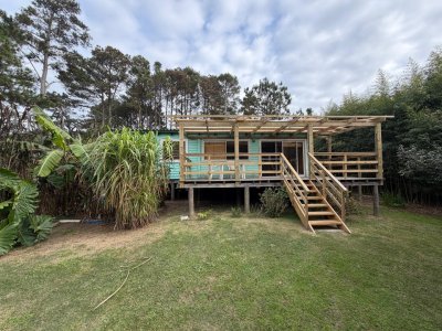 En Venta casa con Piscina!! Potencial de Renta Punta del Diablo!!
