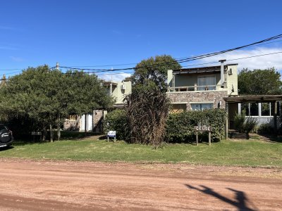 Dos Hermosas casas en Pleno Barrio Rivero - Punta del Diablo
