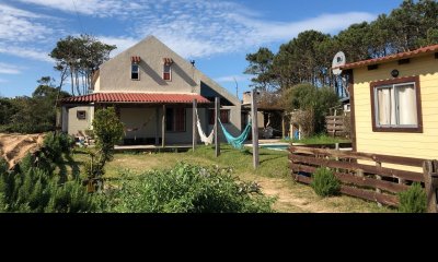 Dos Casas Con Piscina - Barrio Rivero - Mza 119