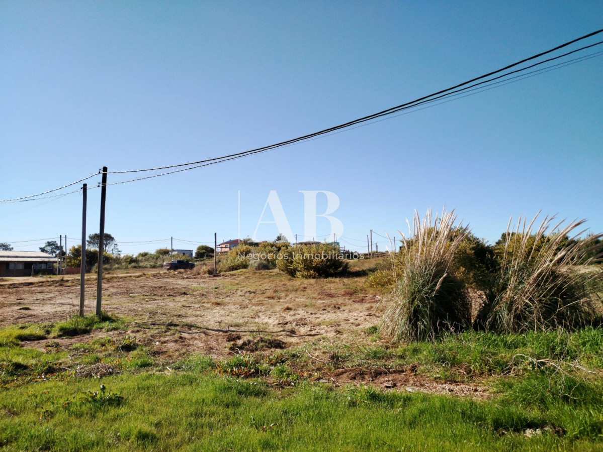 Terreno ID.250 - Excelente Esquina 1.200 metros cuadrados - Punta del Diablo
