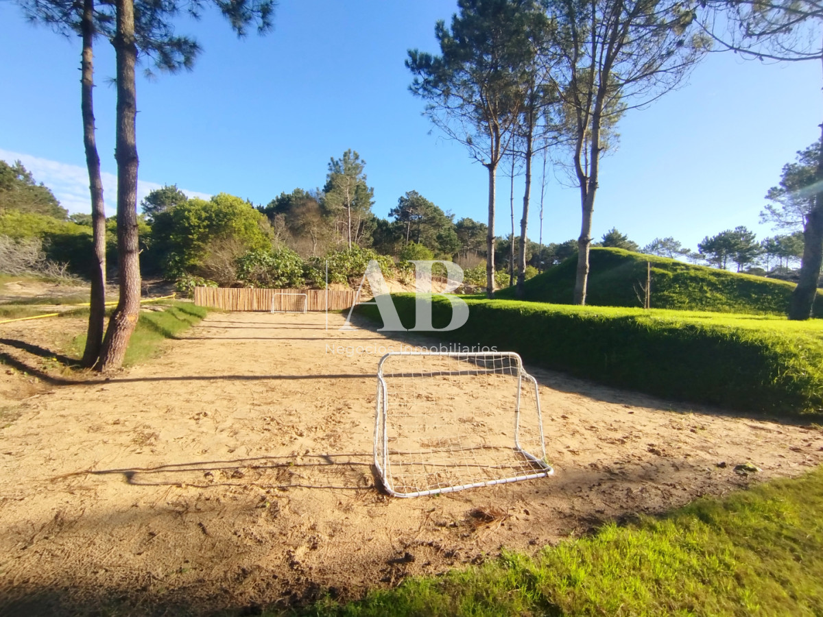 Terreno ID.347 - Gran solar esquinero 889m2 - Playa Grande- Punta del Diablo