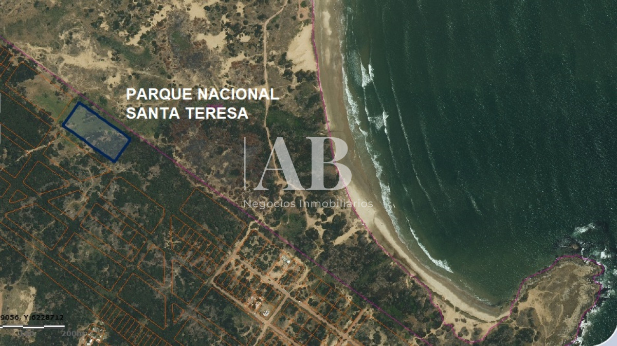Terreno ID.150 - Manzana Entera Playa Grande Lindera a Santa Teresa - Mza 5