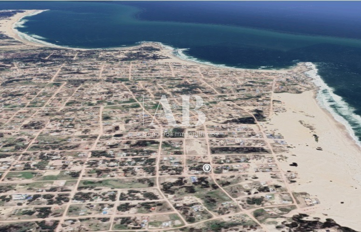 Terreno ID.19 - Terreno esquinero De 1030m2 - A 200m De Playa La Viuda - Mza 182