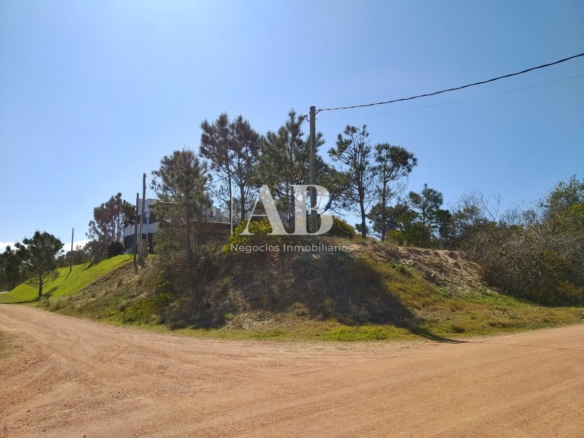Terreno ID.19 - Terreno esquinero De 1030m2 - A 200m De Playa La Viuda - Mza 182