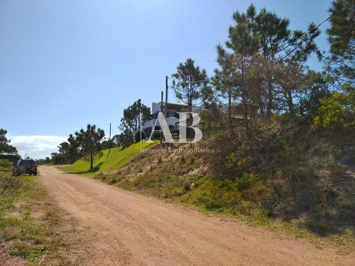 Terreno ID.19 - Terreno esquinero De 1030m2 - A 200m De Playa La Viuda - Mza 182