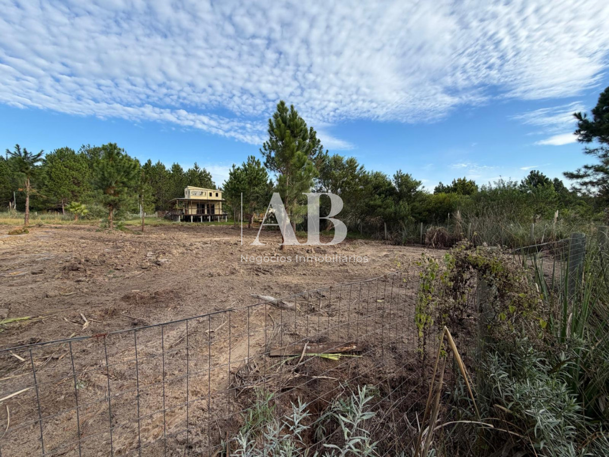 Terreno ID.336 - Hermosos Solares esquineros en barrio Pinares-Próximos Avenida Central!!