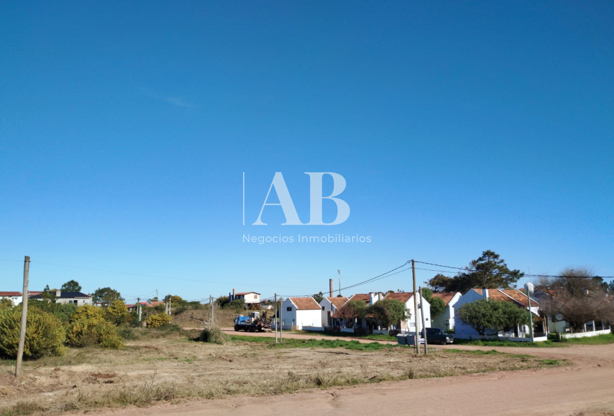 Terreno ID.250 - Excelente Esquina 1.200 metros cuadrados - Punta del Diablo