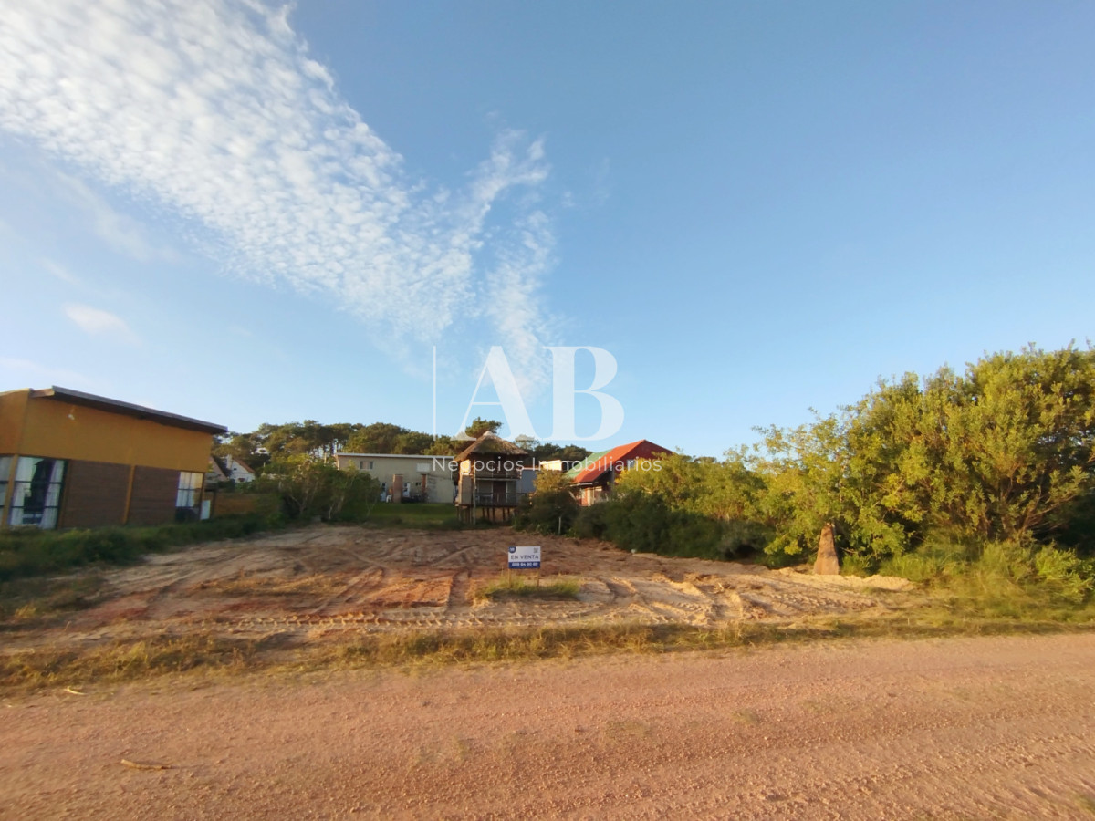 Terreno ID.333 - Terreno a pocas cuadras de la playa. Punta del Diablo.