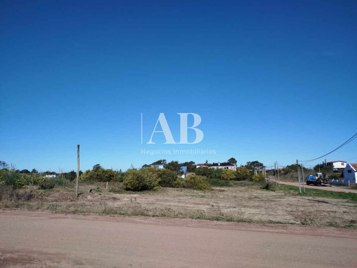 Terreno ID.250 - Excelente Esquina 1.200 metros cuadrados - Punta del Diablo