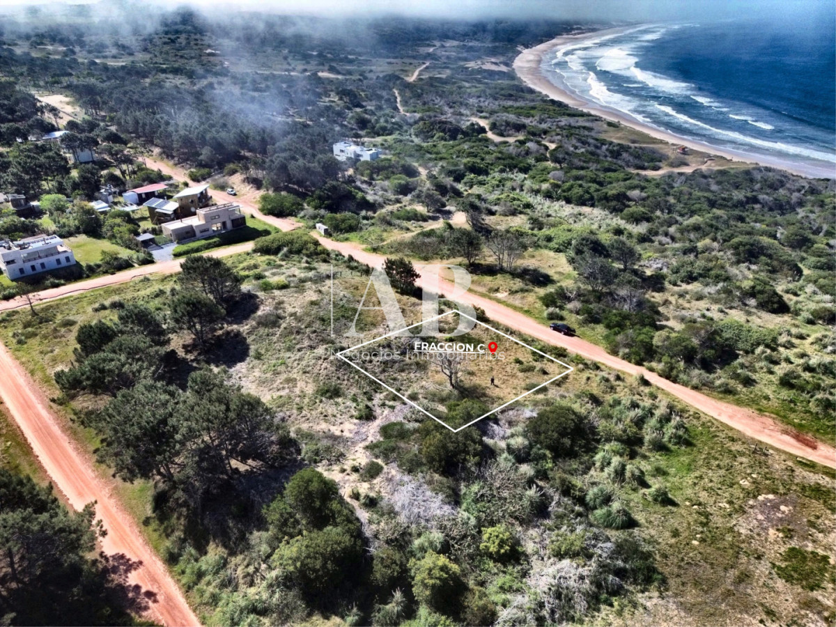 Terreno ID.396 - EN VENTA Playa Grande 1005m2 vista al mar 