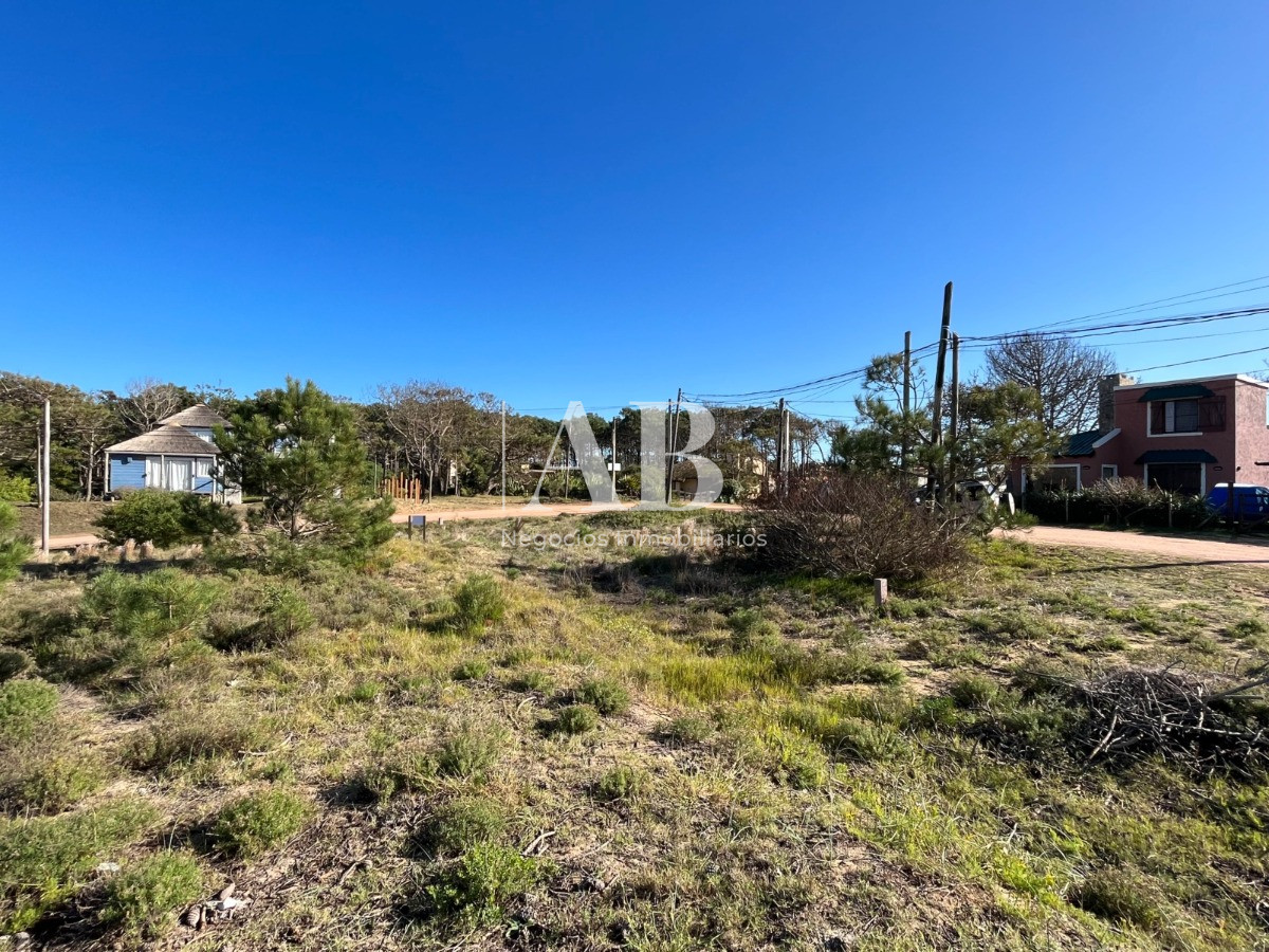 Terreno ID.68 - Solar Esquinero Con Vista A La Playa -Punta del Diablo - Mza 148