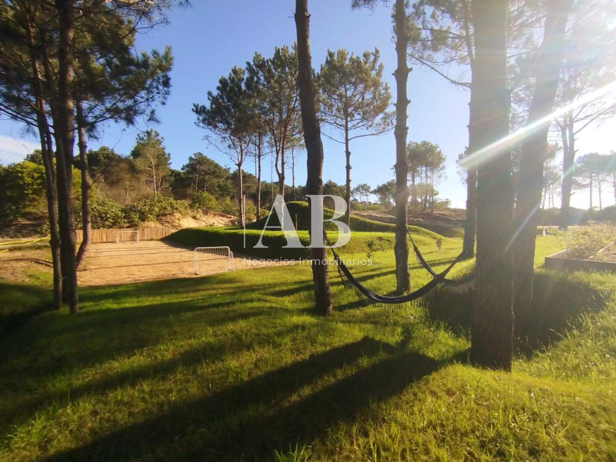 Terreno ID.347 - Gran solar esquinero 889m2 - Playa Grande- Punta del Diablo