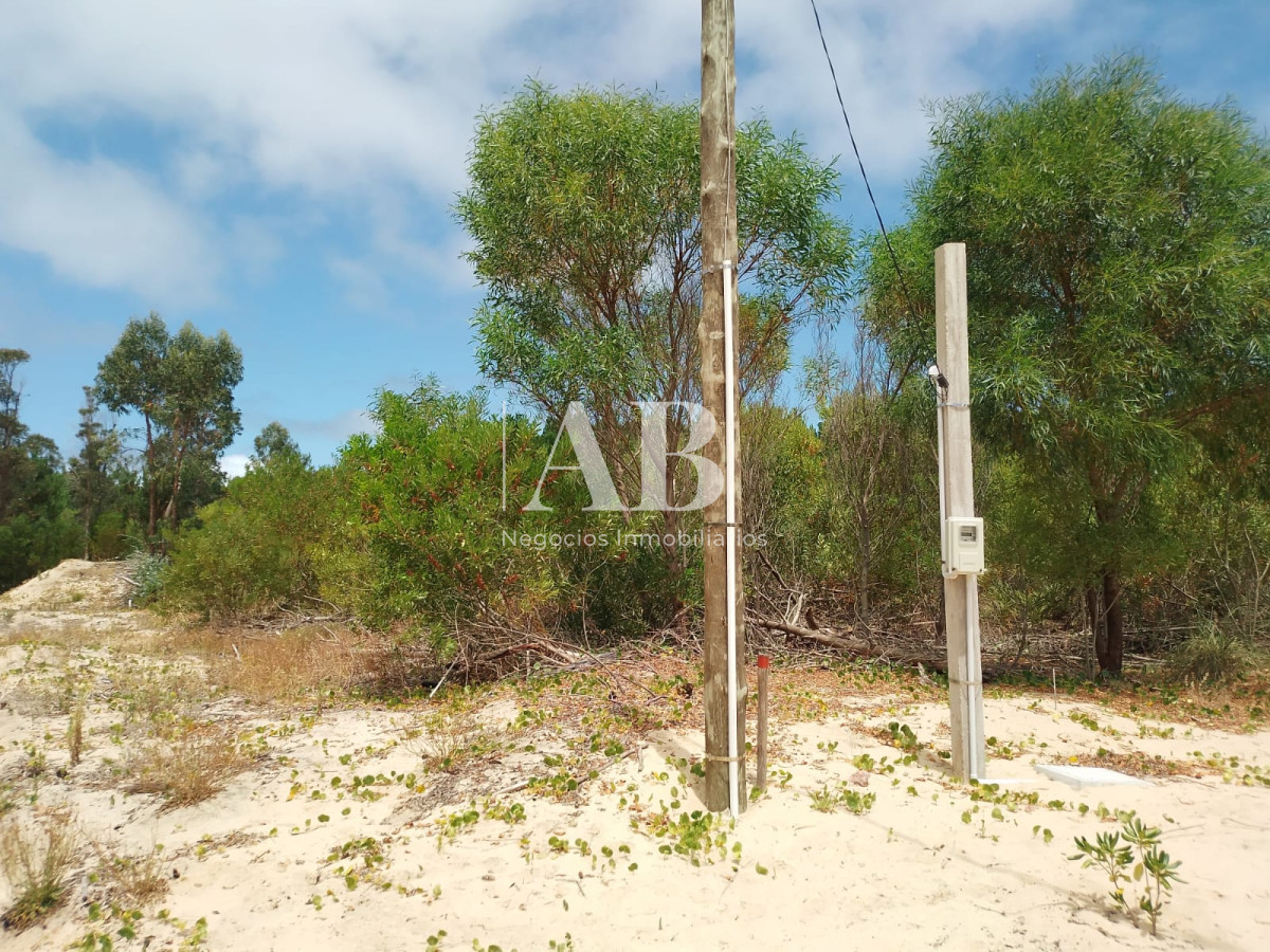 Terreno ID.194 - Terreno con buena ubicación en La Esmeralda calle 48 entre 3 y 4