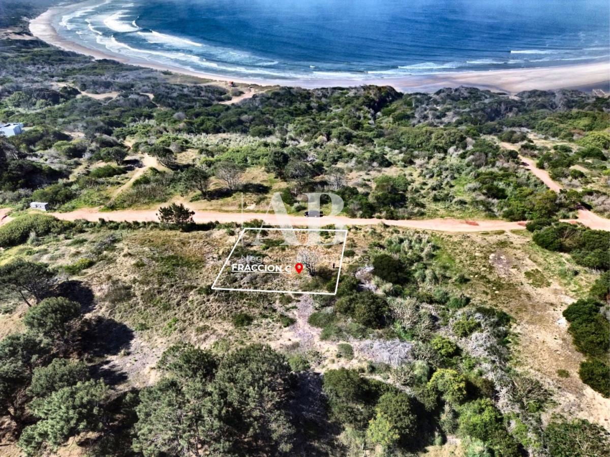 Terreno ID.396 - EN VENTA Playa Grande 1005m2 vista al mar 