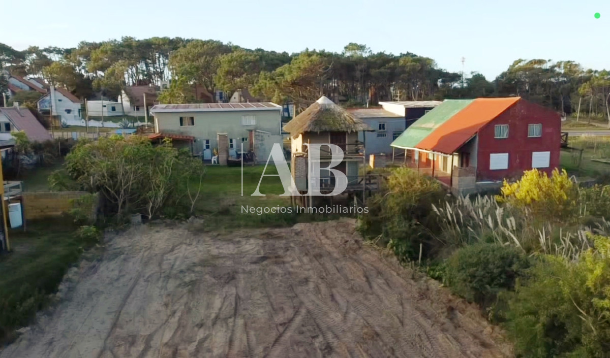 Terreno ID.333 - Terreno a pocas cuadras de la playa. Punta del Diablo.
