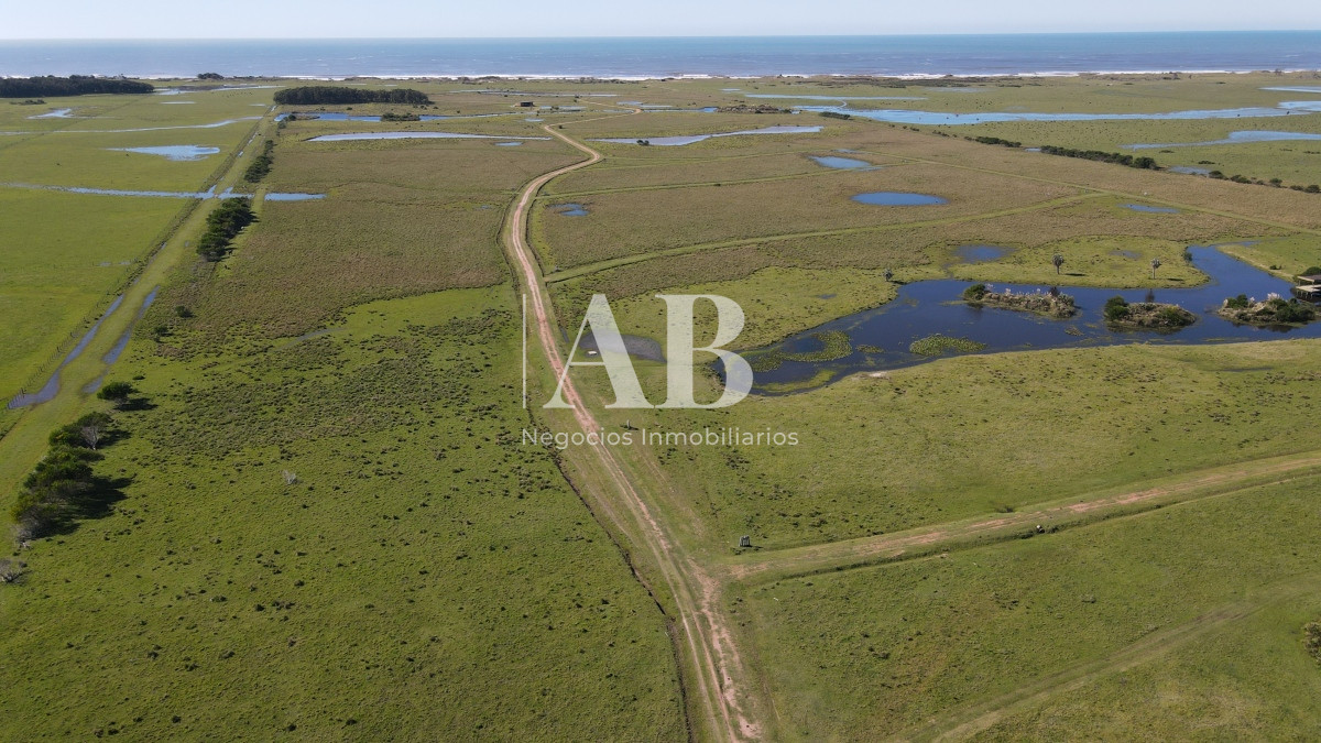 Terreno ID.86 - Barrio Privado al Mar - Lotes de 2500m2 - La Coronilla