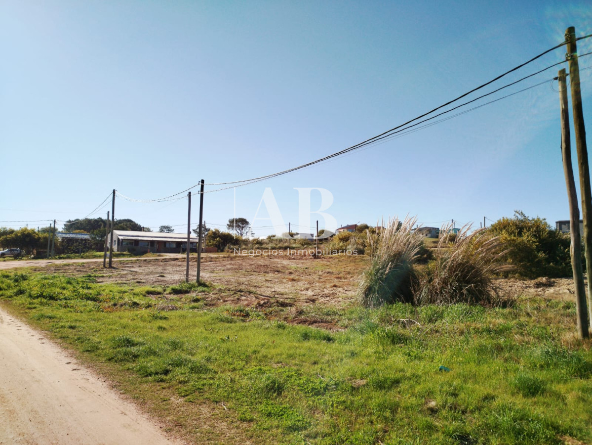 Terreno ID.250 - Excelente Esquina 1.200 metros cuadrados - Punta del Diablo