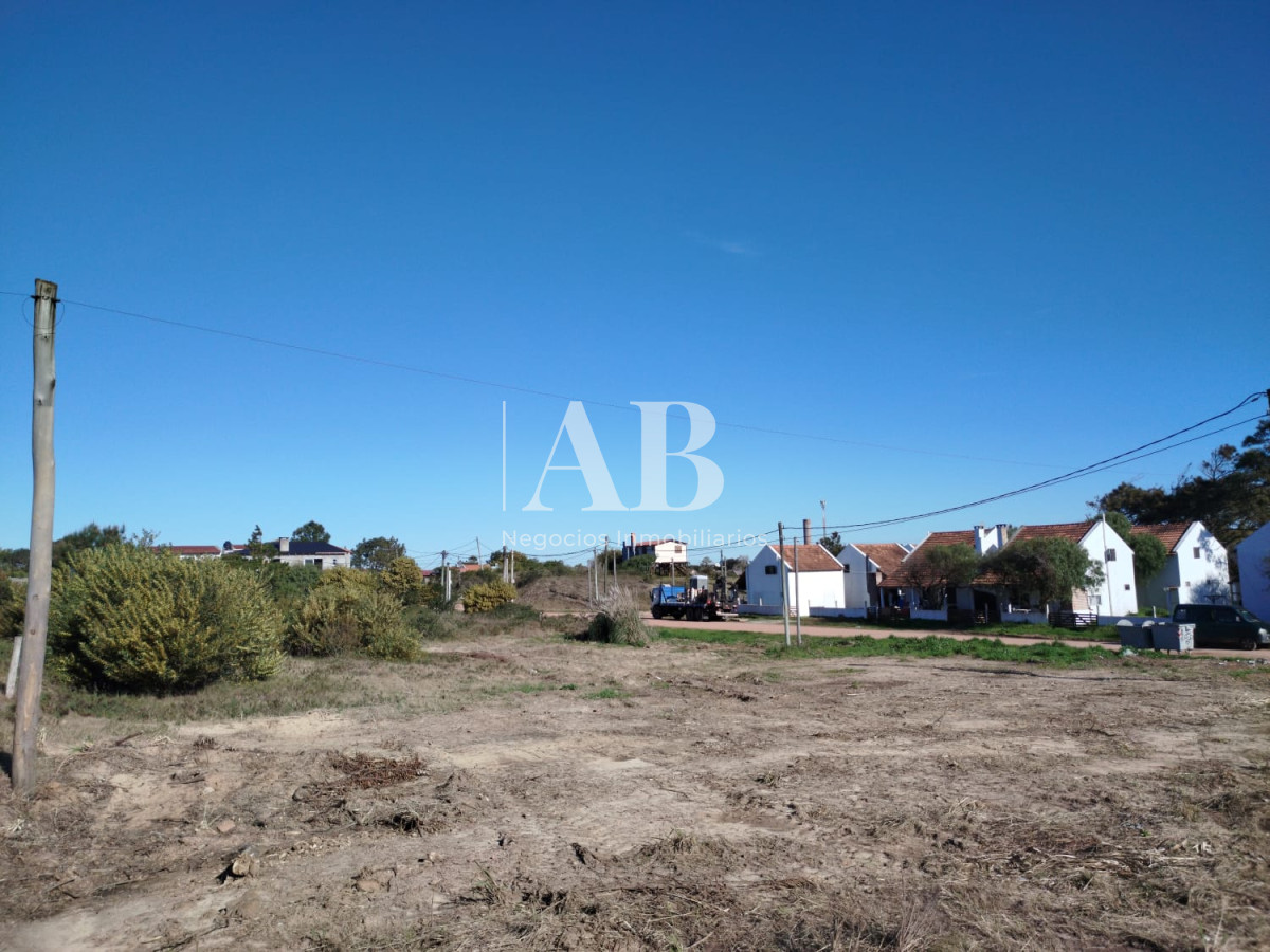 Terreno ID.250 - Excelente Esquina 1.200 metros cuadrados - Punta del Diablo