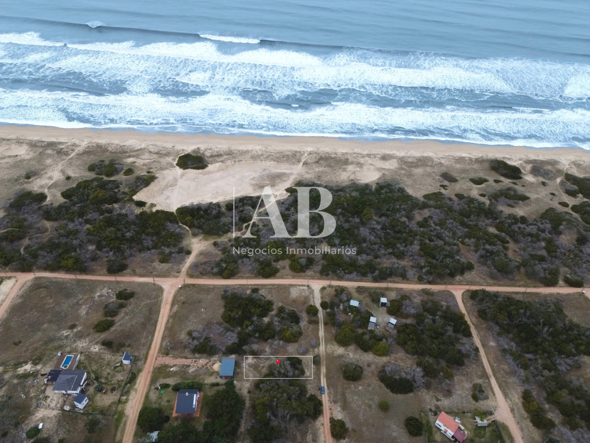Terreno ID.373 - Excelente solar ubicado a 100m del mar en Playa La Esmeralda 