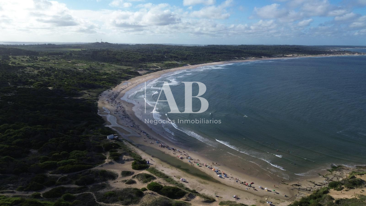 Terreno ID.213 - Solares con vista al mar 2da línea Playa Grande - Punta del Diablo