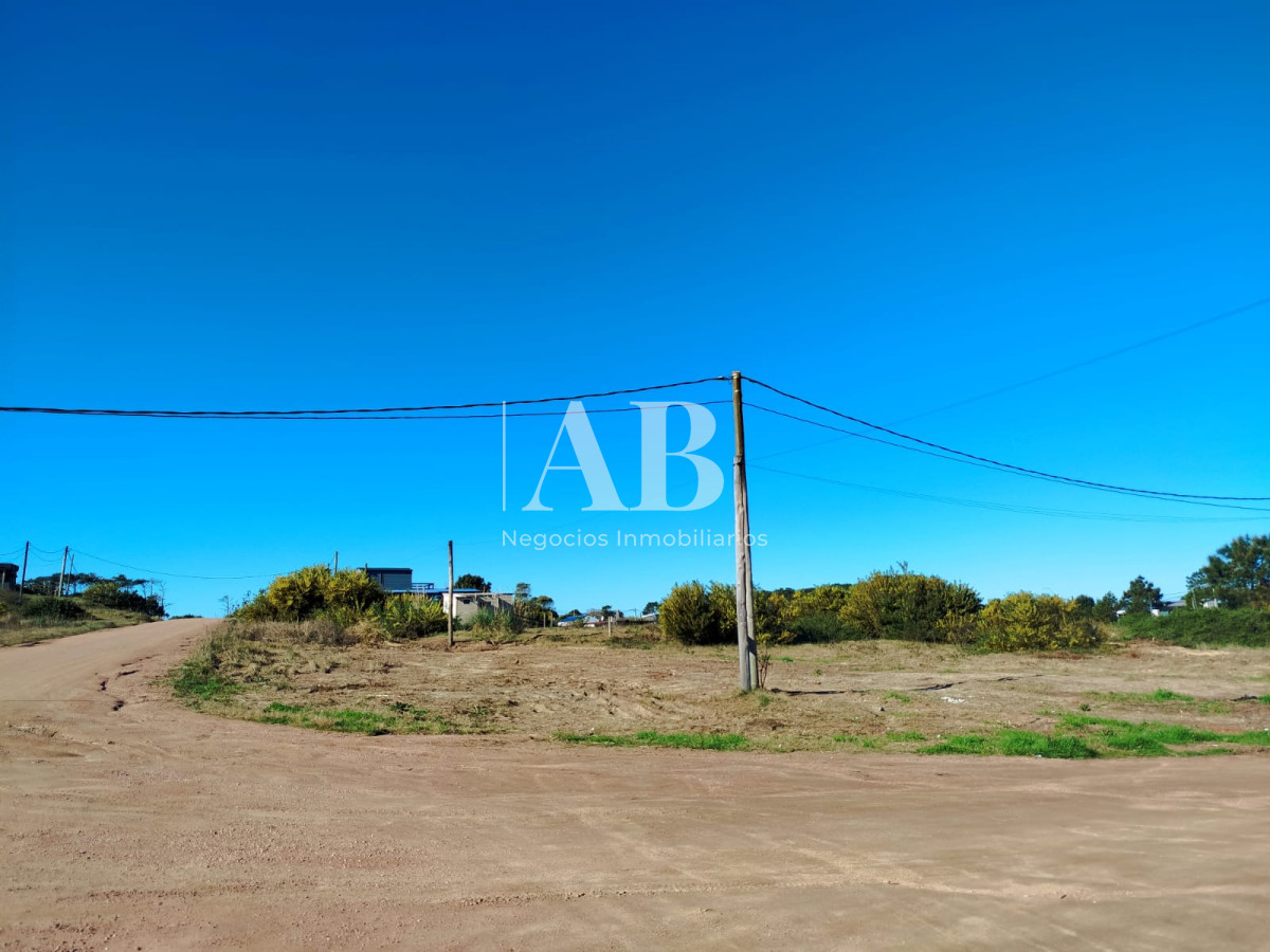 Terreno ID.250 - Excelente Esquina 1.200 metros cuadrados - Punta del Diablo