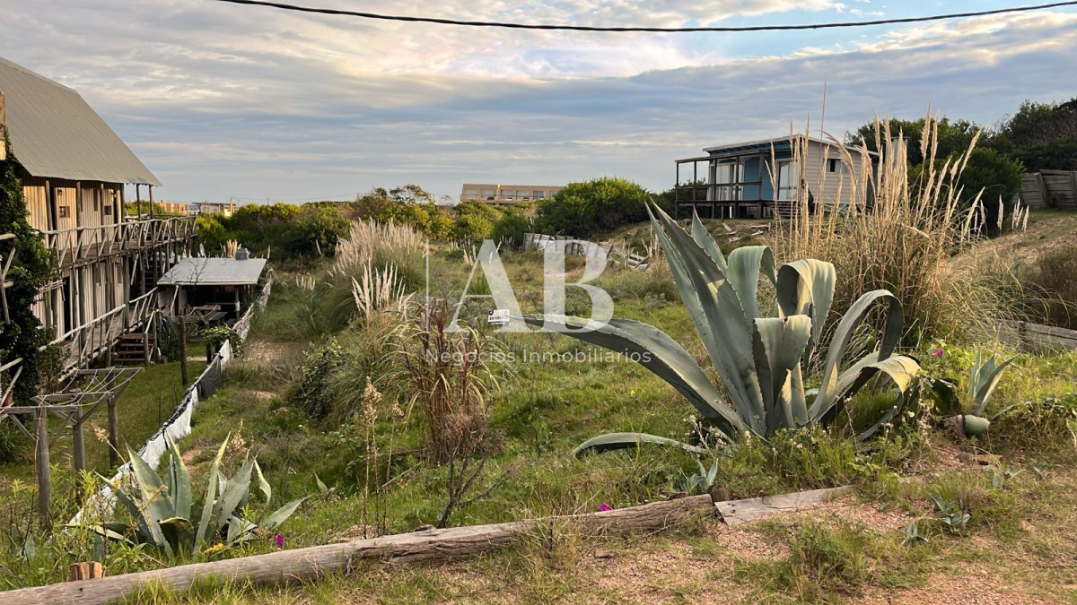 Terreno ID.215 - Gran solar con vista al mar en La Viuda - Punta del Diablo