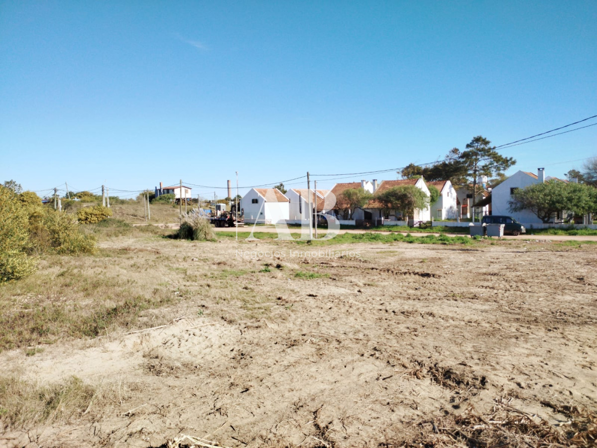Terreno ID.250 - Excelente Esquina 1.200 metros cuadrados - Punta del Diablo