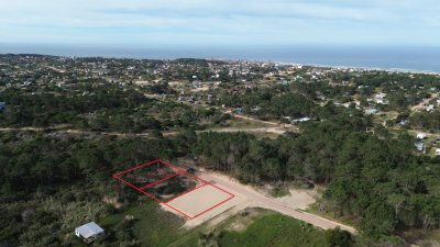 En venta Solar Esquinero Punta del Diablo- La Viuda