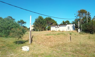 Terreno elevado y nivelado sobre calle Las Maravillas Punta del Diablo