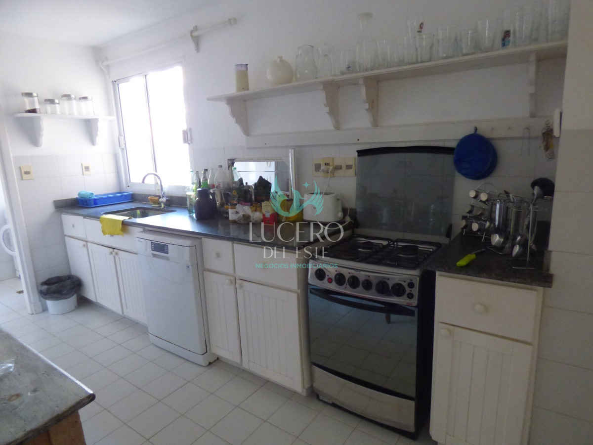 Apartamento ID.56 - Alquiler Departamento 3 Dorm + 1 en PH, con terraza y Jacuzzi 