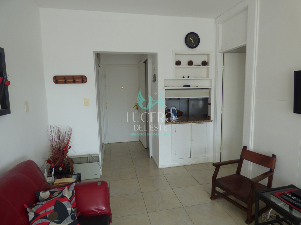 Apartamento ID.1466 - Alquiler Invernal o anual 1 Dorm y medio edificio Vanguardia