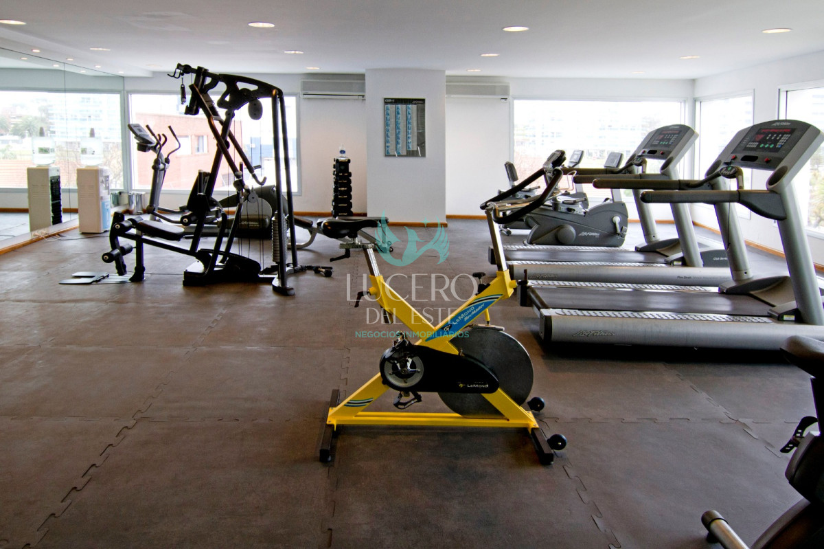 Apartamento ID.54 - Vendo y Alquilo Departamento de 2 Dorm en Season Tower