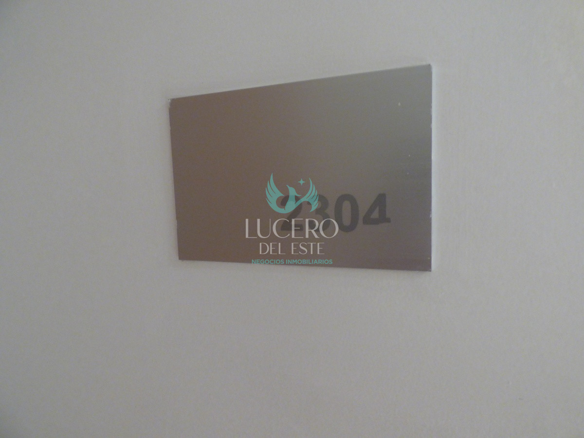 Apartamento ID.54 - Vendo y Alquilo Departamento de 2 Dorm en Season Tower