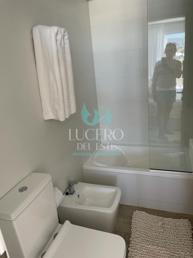 Apartamento ID.195 - Alquilo Lujoso departamento 1 Dorm 2 Baños