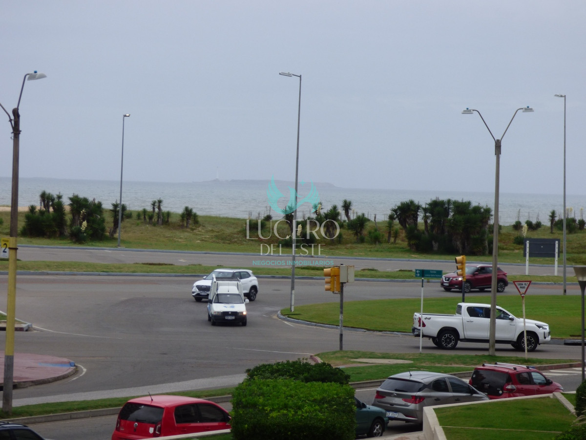 Apartamento ID.562 - Alquilo Departamento de 3 Dorm 2 baños en Parquemar Center