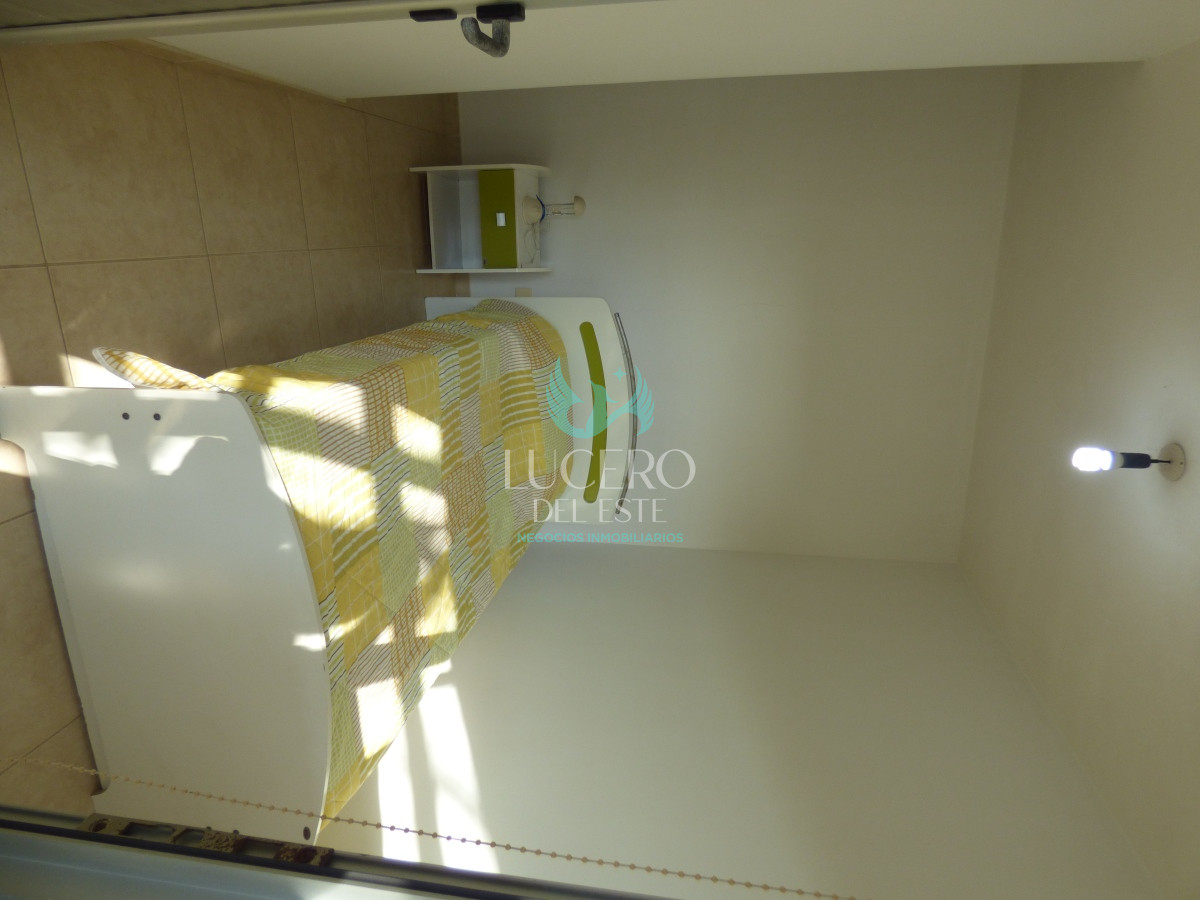 Apartamento ID.394 - Venta Departamento 4 Dorm en Suite Frente al Mar con 2 cocheras
