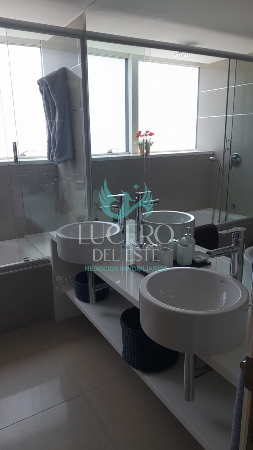Apartamento ID.102 - Alquilo Departamento 2 Dorm 2 Baños, 1 en suite en Alexander Collection
