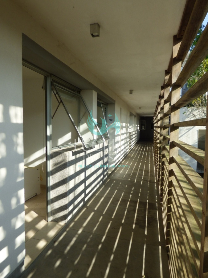 Apartamento ID.394 - Venta Departamento 4 Dorm en Suite Frente al Mar con 2 cocheras