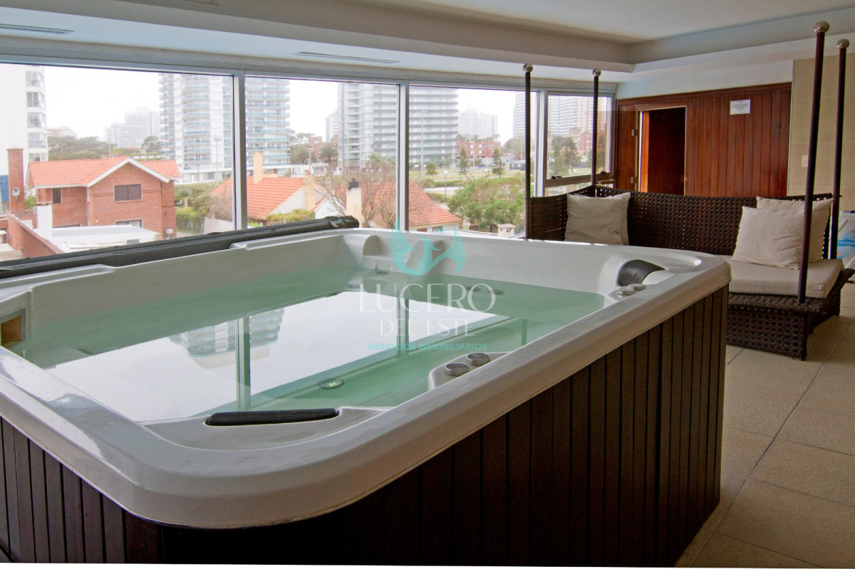 Apartamento ID.54 - Vendo y Alquilo Departamento de 2 Dorm en Season Tower