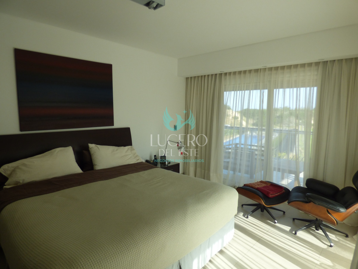 Apartamento ID.394 - Venta Departamento 4 Dorm en Suite Frente al Mar con 2 cocheras