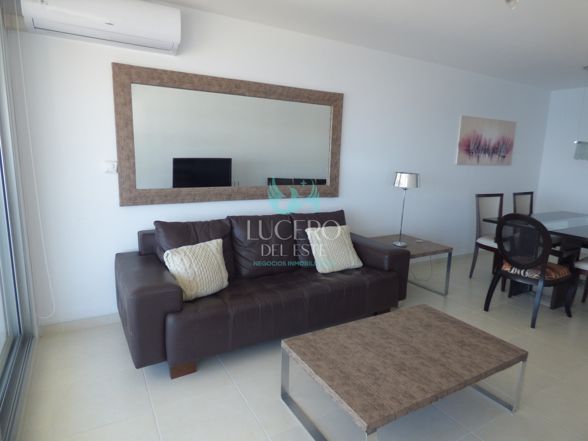 Apartamento ID.54 - Vendo y Alquilo Departamento de 2 Dorm en Season Tower