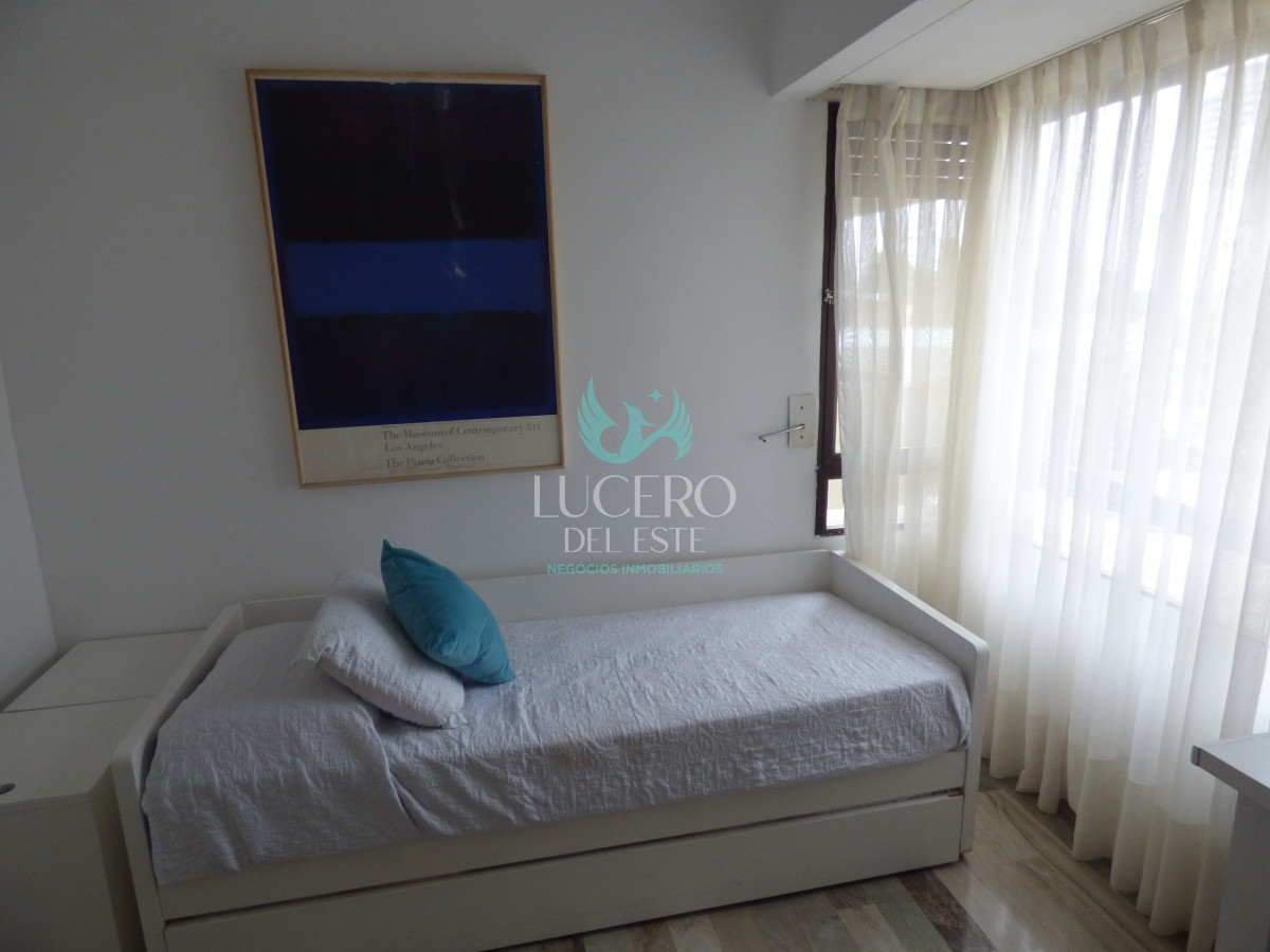 Apartamento ID.562 - Alquilo Departamento de 3 Dorm 2 baños en Parquemar Center