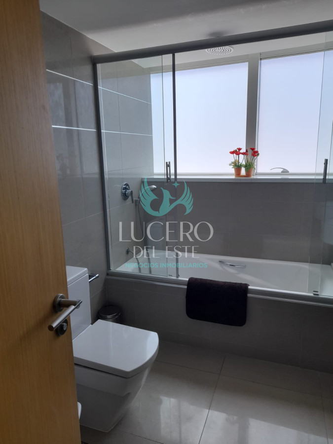 Apartamento ID.102 - Alquilo Departamento 2 Dorm 2 Baños, 1 en suite en Alexander Collection