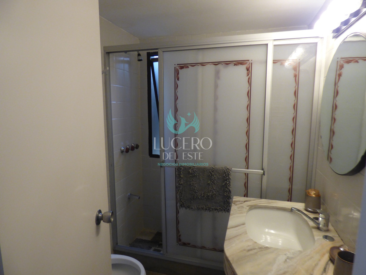 Apartamento ID.562 - Alquilo Departamento de 3 Dorm 2 baños en Parquemar Center