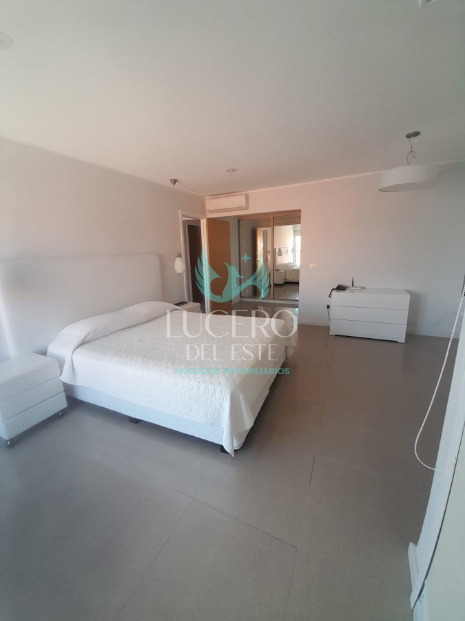 Apartamento ID.102 - Alquilo Departamento 2 Dorm 2 Baños, 1 en suite en Alexander Collection