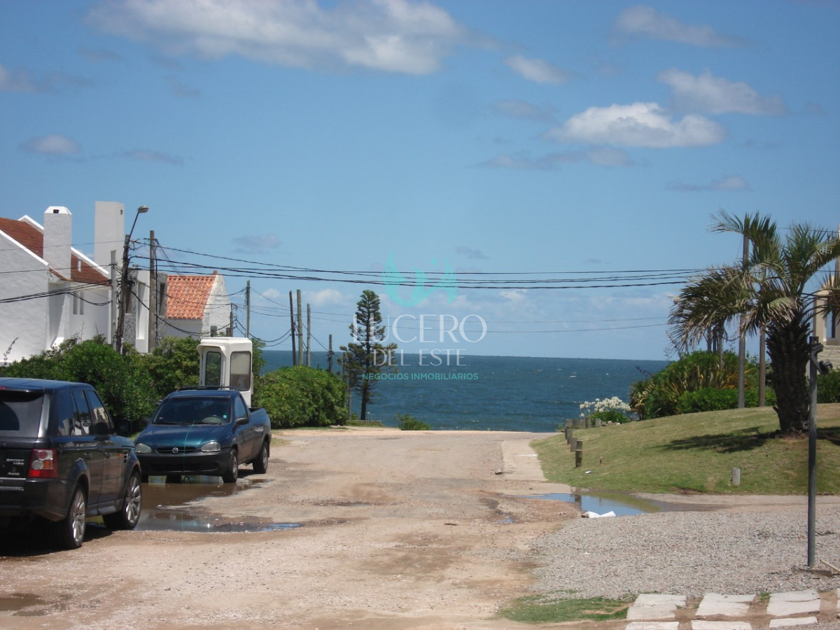 Apartamento ID.75 - Alquiler y Venta  Departamento 3 dorm en suite en Esturión de Montoya 