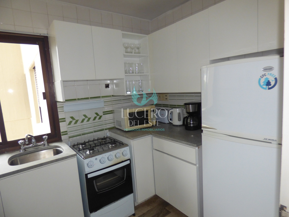 Apartamento ID.562 - Alquilo Departamento de 3 Dorm 2 baños en Parquemar Center